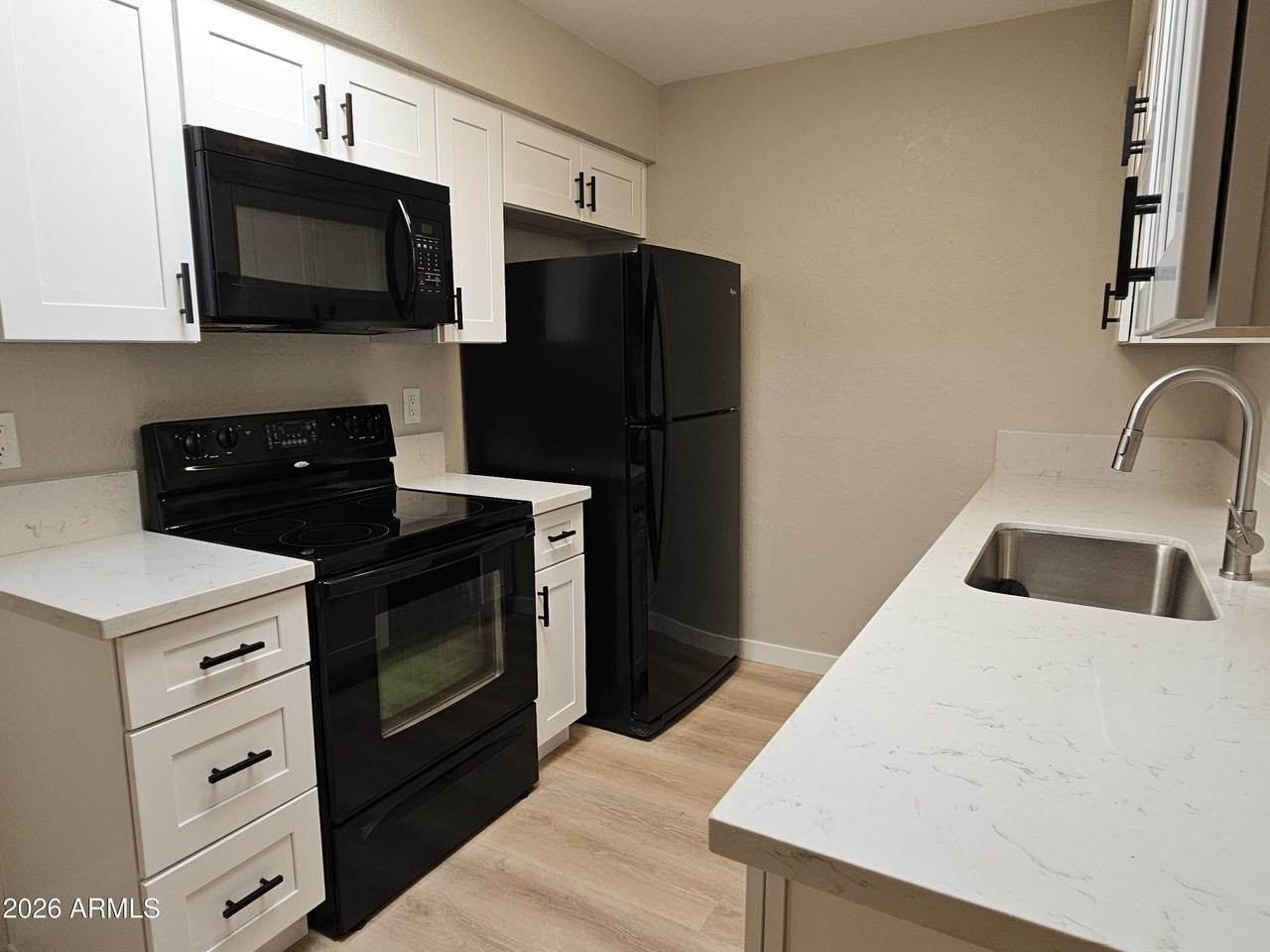 520 W Hononegh Dr #6 - Photo 6 of 23