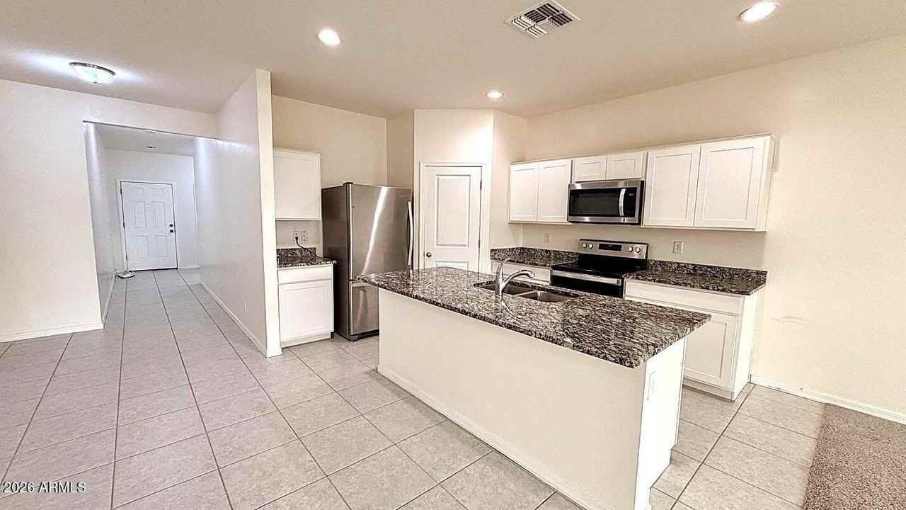 301 S Soledad Ct - Photo 4 of 16