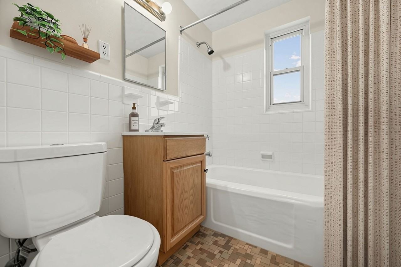 Crestwood Townhomes - Photo 5 of 6