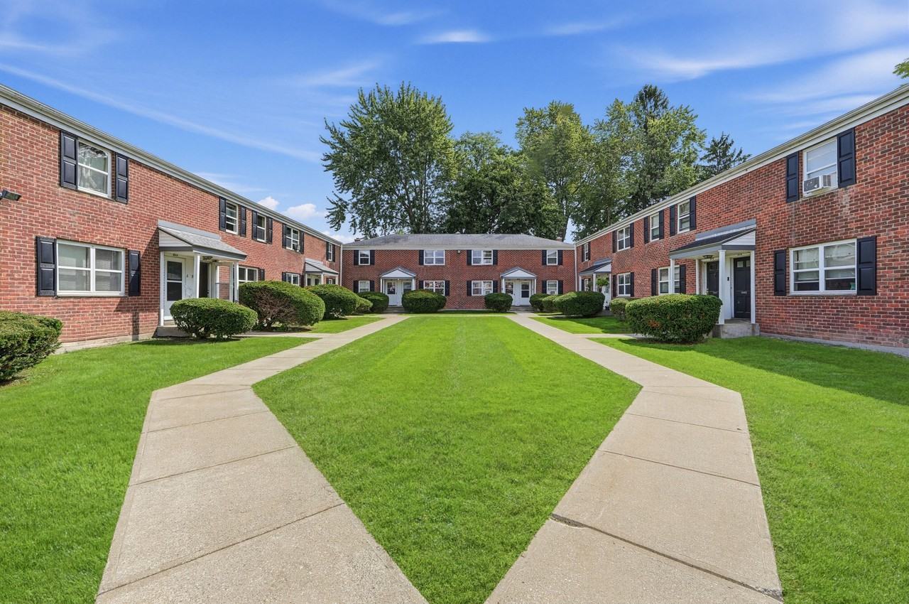 Crestwood Townhomes - Photo 6 of 6