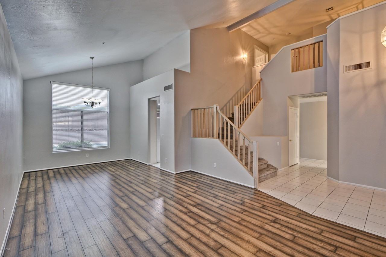 10220 E Meadow Hill Dr - Photo 2 of 36