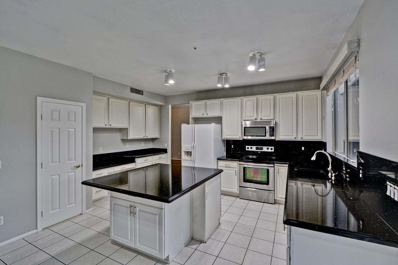 10220 E Meadow Hill Dr - Photo 6 of 36