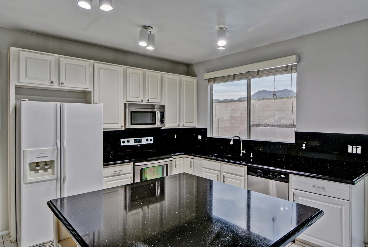 10220 E Meadow Hill Dr - Photo 7 of 36