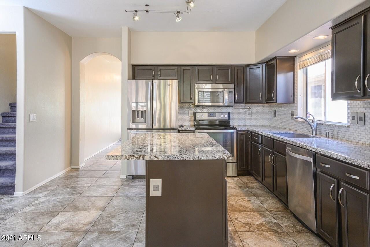 8710 E Pinchot Ave - Photo 4 of 24