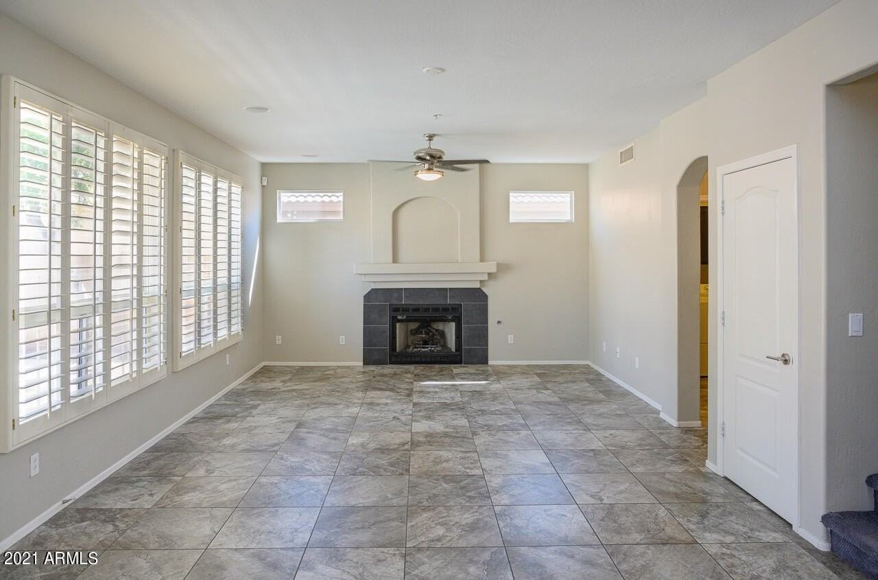 8710 E Pinchot Ave - Photo 6 of 24