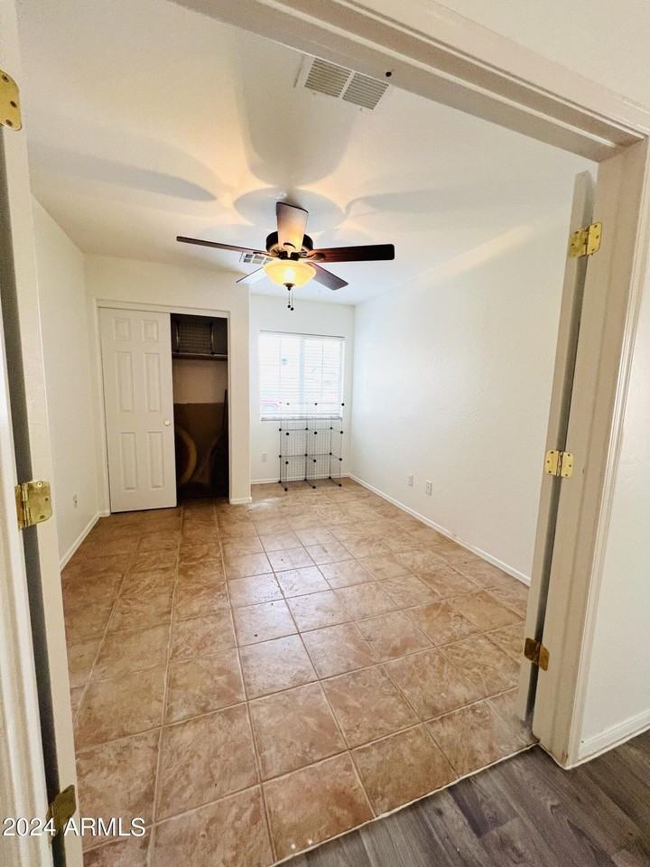 329 S 16th St - Photo 5 of 10