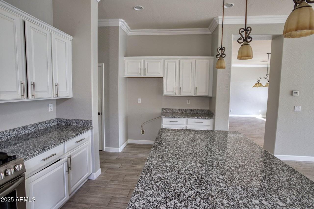 38540 N Vista Hills Ct - Photo 4 of 40