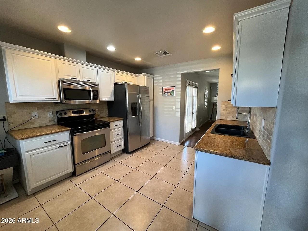 1010 E Sheridan St - Photo 2 of 18
