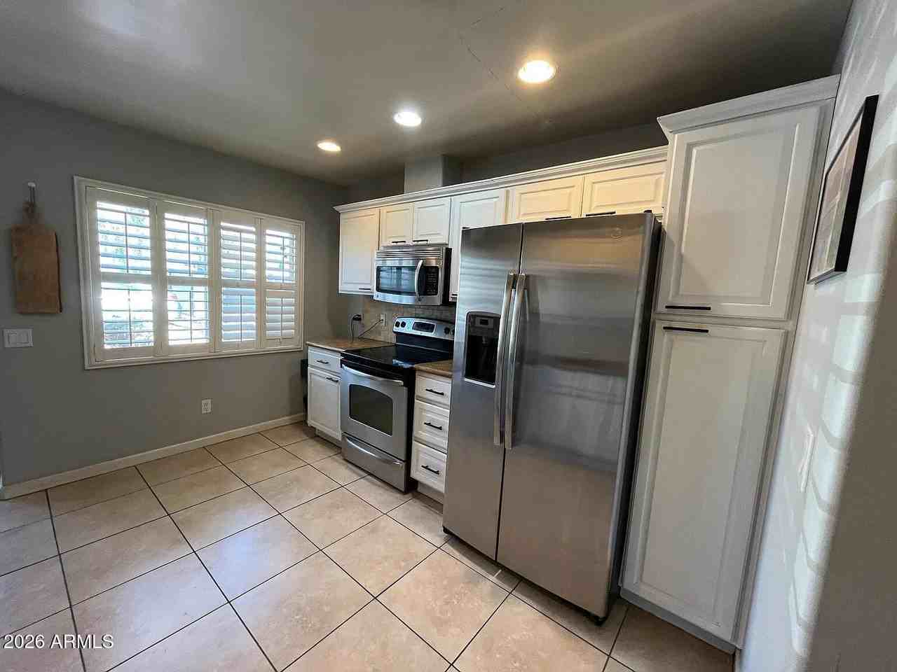 1010 E Sheridan St - Photo 5 of 18