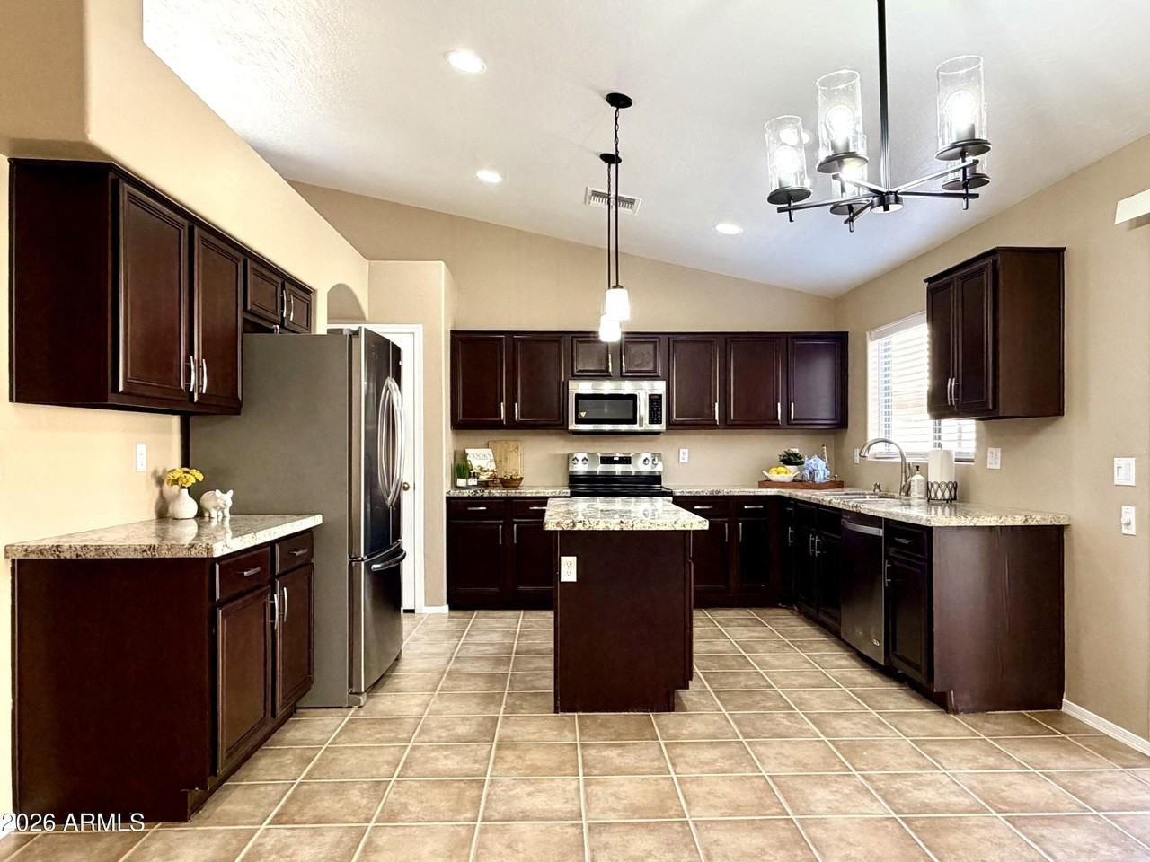 24637 N 65th Ave - Photo 7 of 38