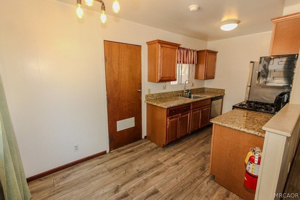 40997 Pennsylvania Ave - Photo 6 of 22