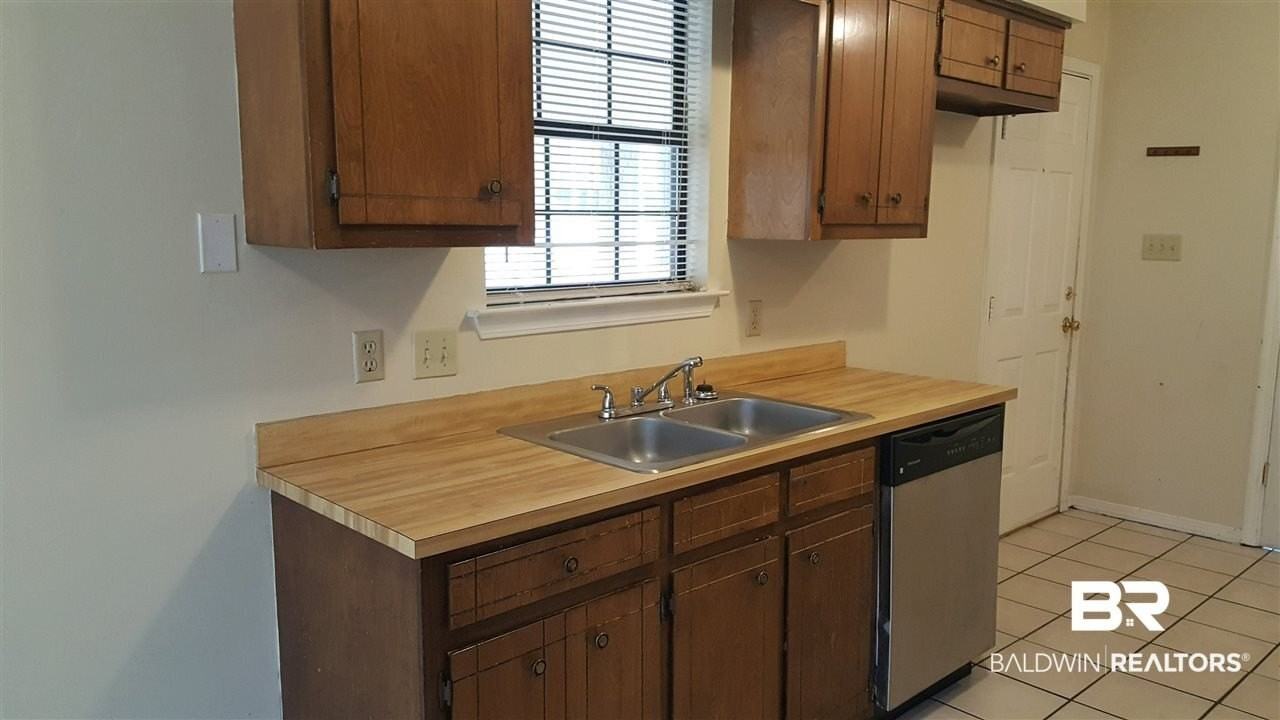 103 Rainer Cir - Photo 7 of 17