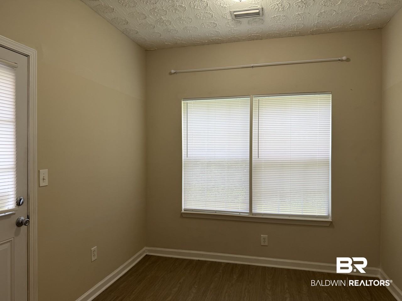 1153 Sloane Cv - Photo 3 of 15