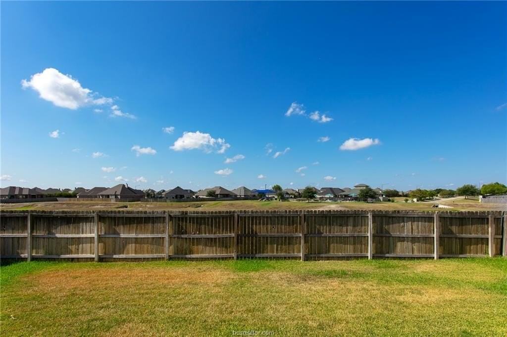 15640 Long Creek Ln - Photo 5 of 32