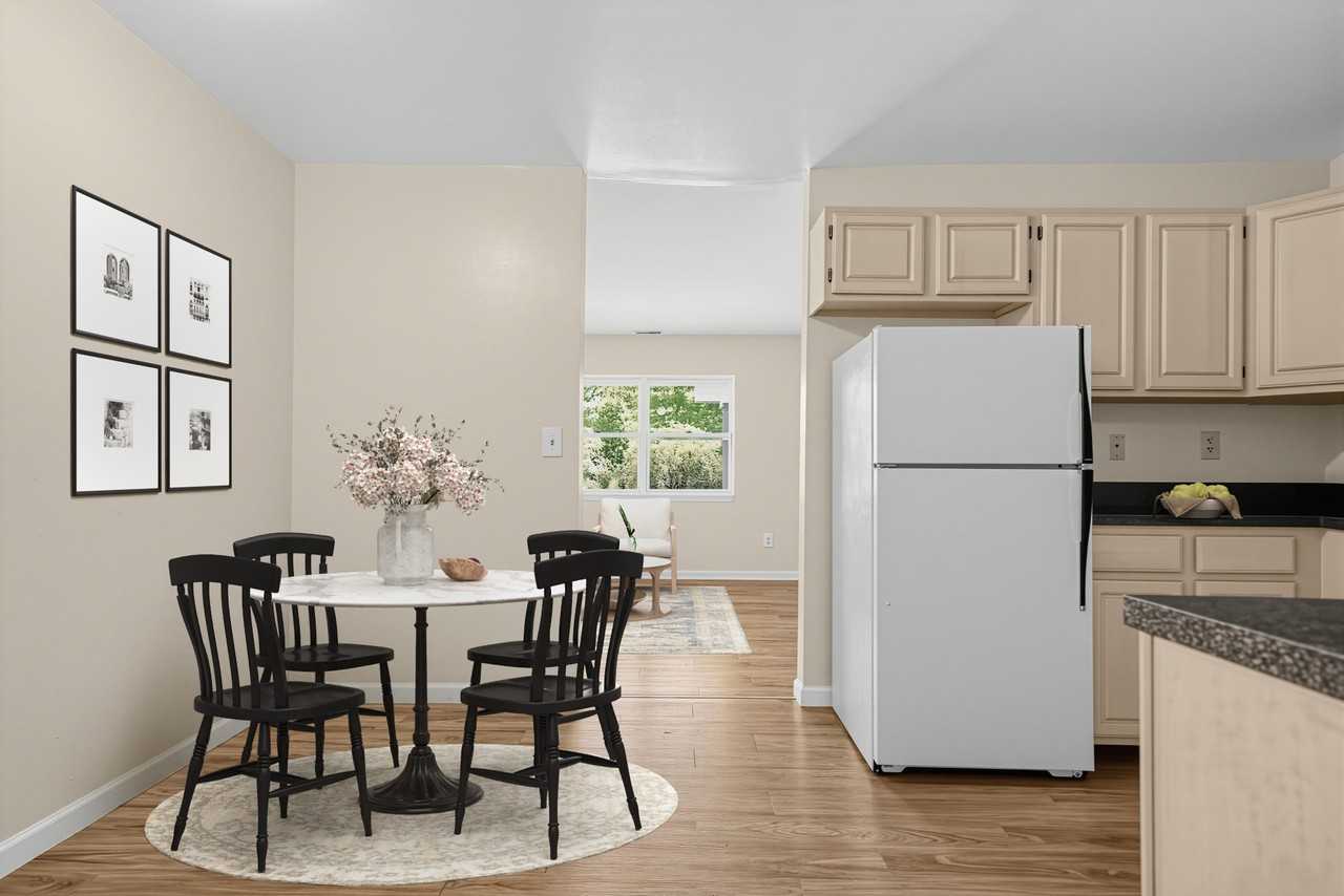 London Square & Blue Spruce Apartments - Photo 2 of 16