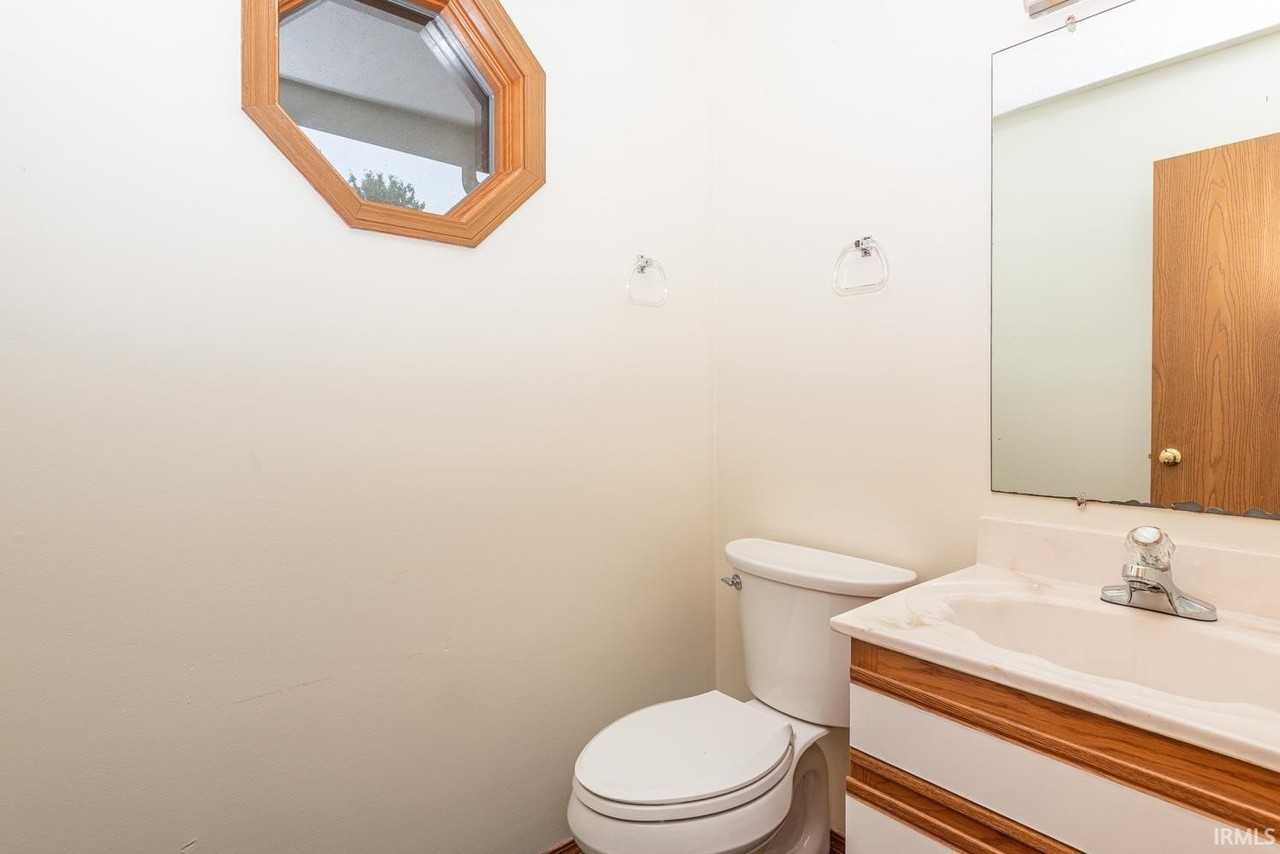 402 S Village Ct - Photo 6 of 27