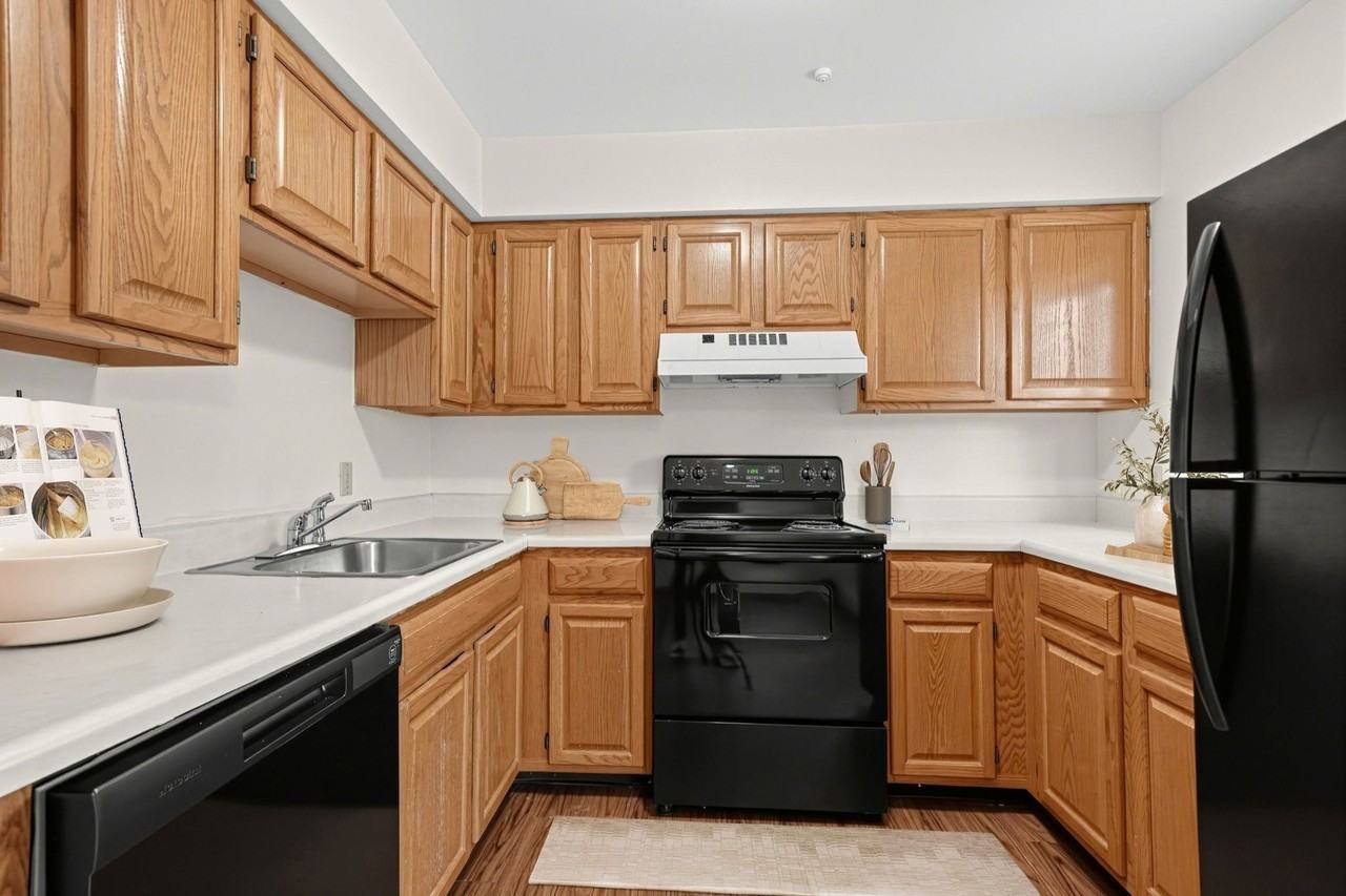 Vandenburgh Place Apartments, an Eagle Rock Community - Photo 2 of 12