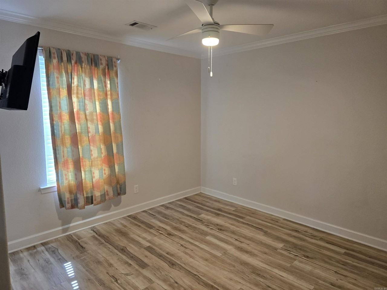 151 Windcrest Cir - Photo 7 of 10