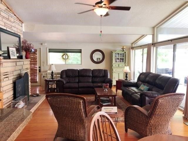 38 N Lakeshore Dr - Photo 4 of 28