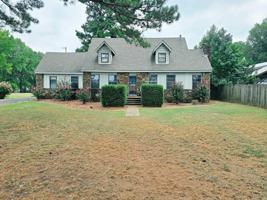 featured image of 1701 S Pine St