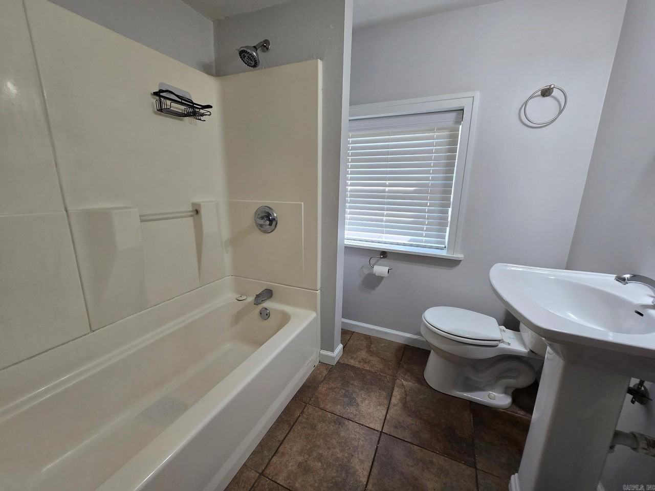 1701 S Pine St - Photo 5 of 12