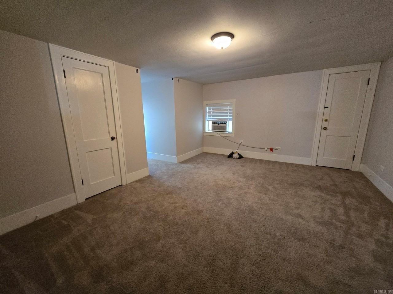 1701 S Pine St - Photo 6 of 12