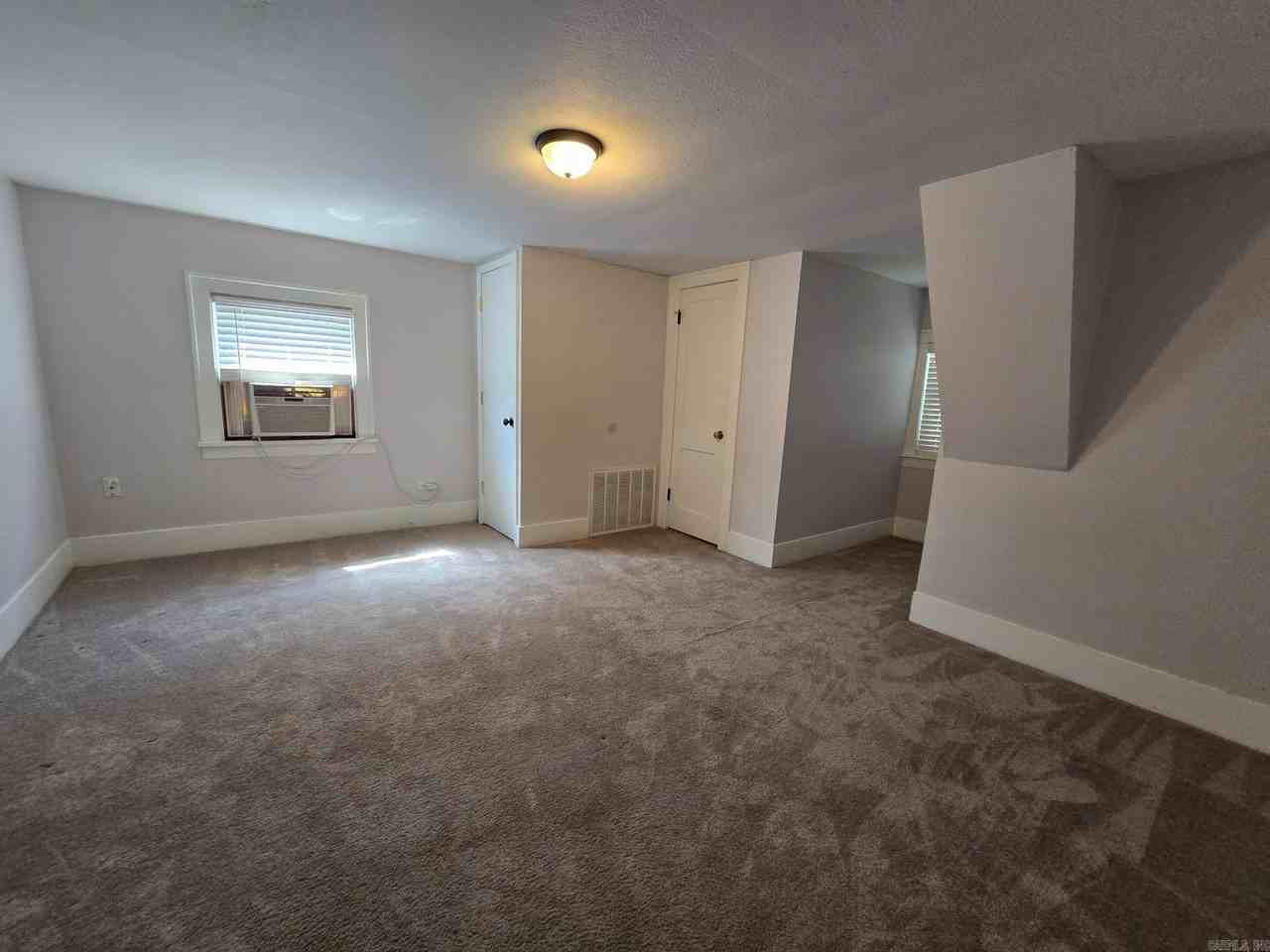 1701 S Pine St - Photo 7 of 12