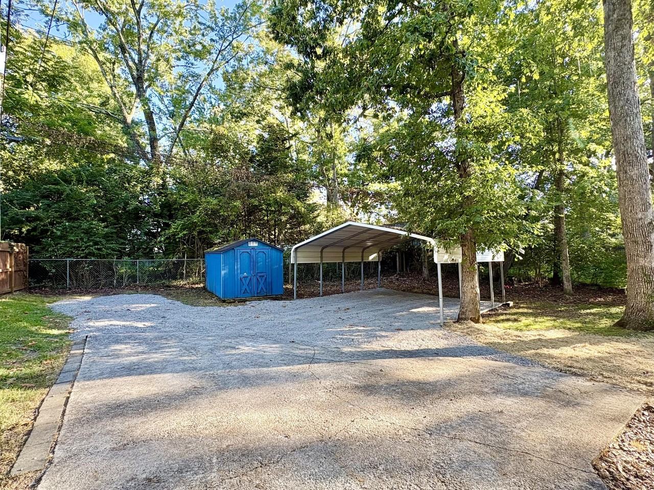922 Ridgeway Ave - Photo 3 of 24