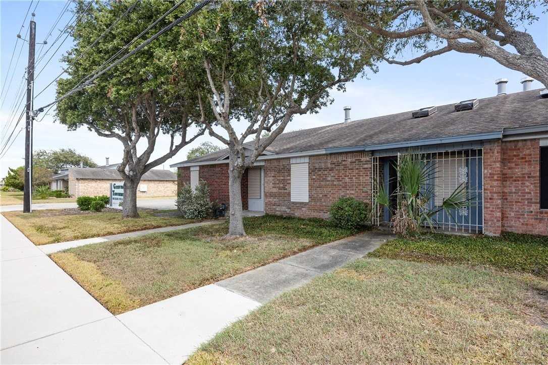 1818 Rodd Field Rd #D2 - Photo 3 of 35