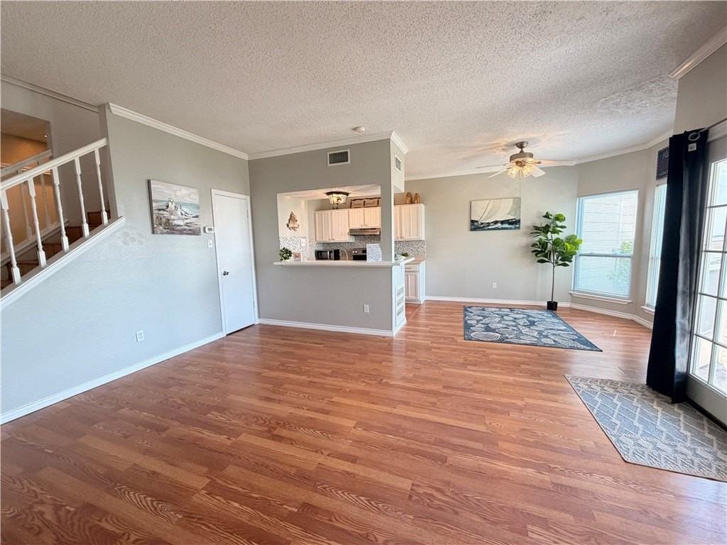 1001 Bayview Blvd #M - Photo 5 of 39