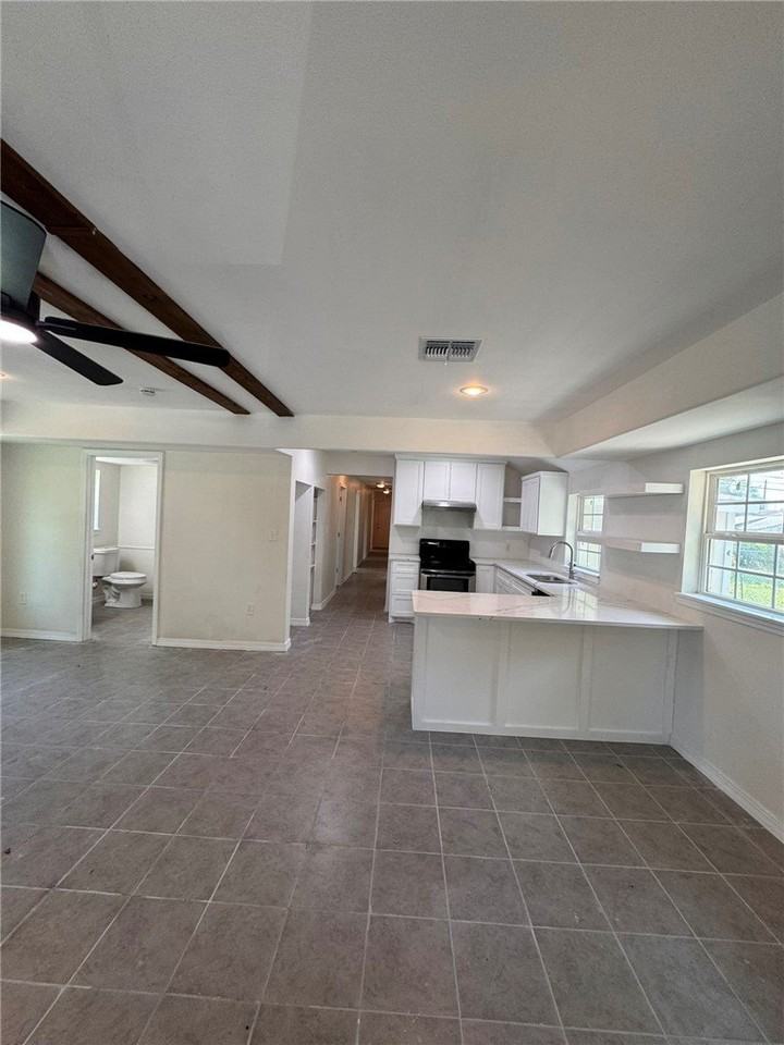 431 E Verbina St - Photo 2 of 50