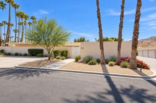 340 Desert Lakes Dr - Photo 1 of 1
