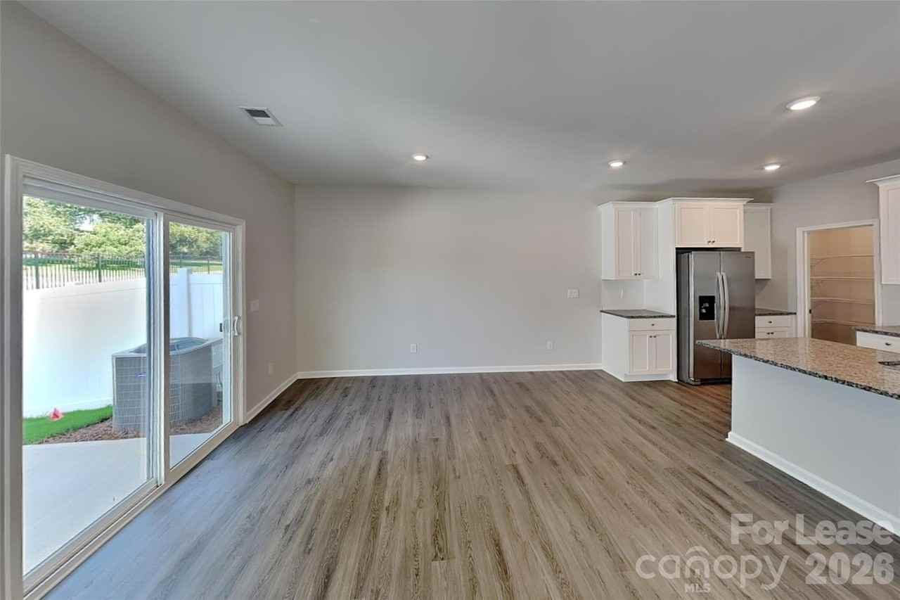 6013 Dutton Dr - Photo 4 of 17