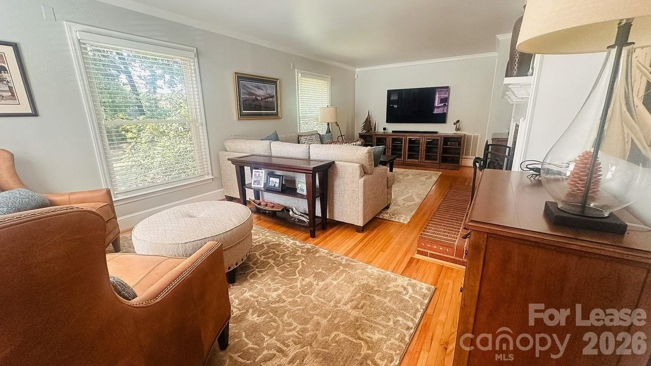 5320 Seacroft Rd - Photo 7 of 17