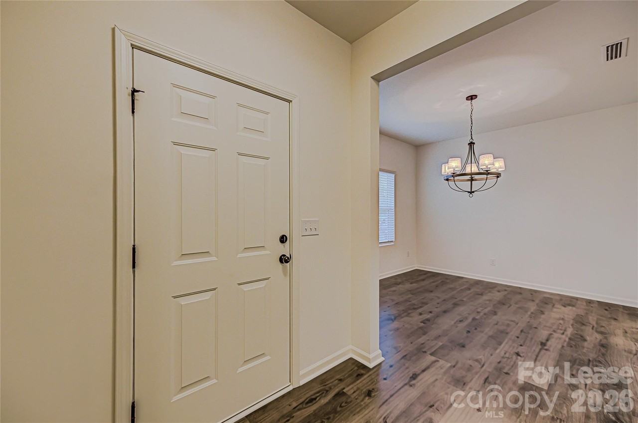 4020 Beacon Ave - Photo 3 of 34