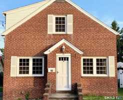 featured image of 10 Treadwell St