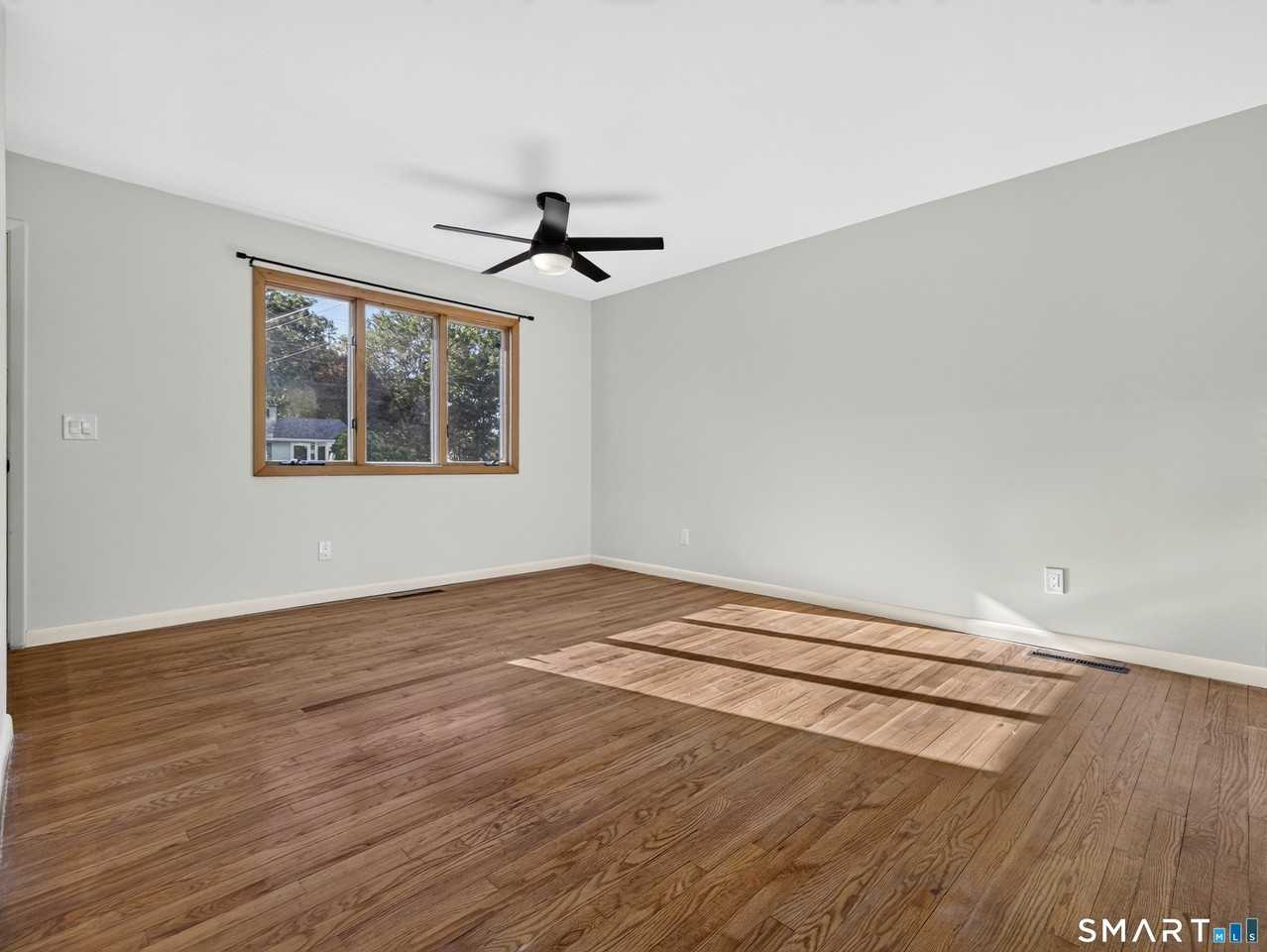 33 Cindy Ln - Photo 5 of 24