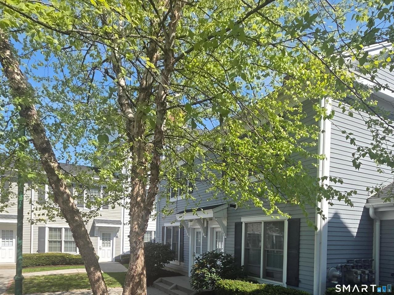 37 Fairfield Ave - Photo 2 of 20