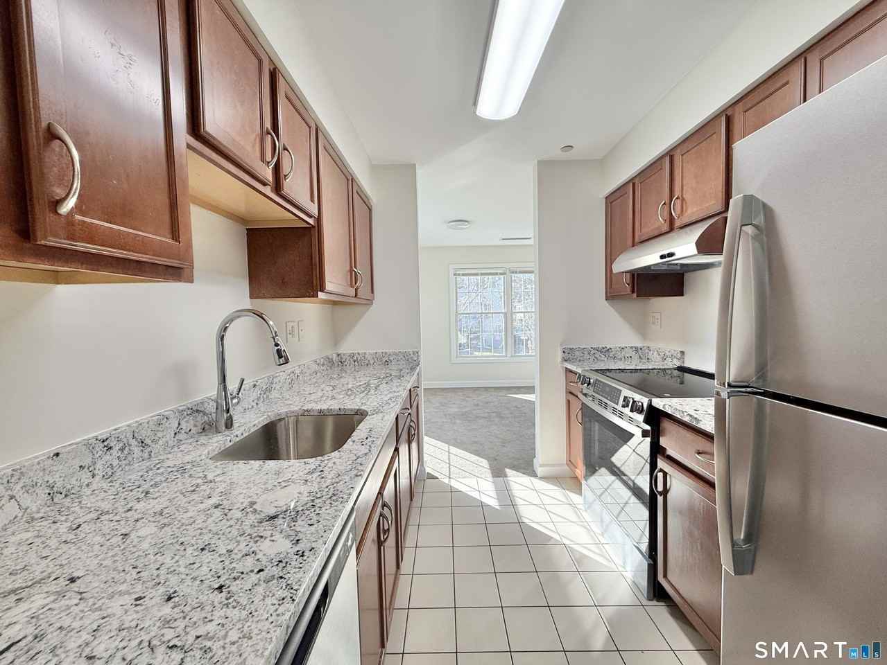 37 Fairfield Ave - Photo 6 of 20