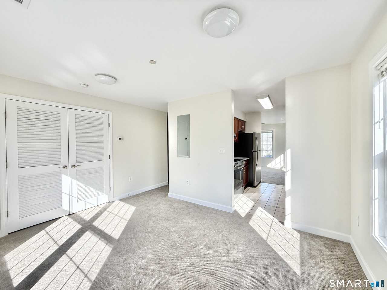 37 Fairfield Ave - Photo 7 of 20