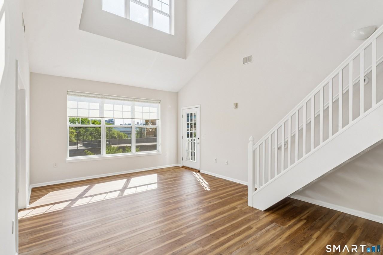35 W Broad St #417 - Photo 2 of 29