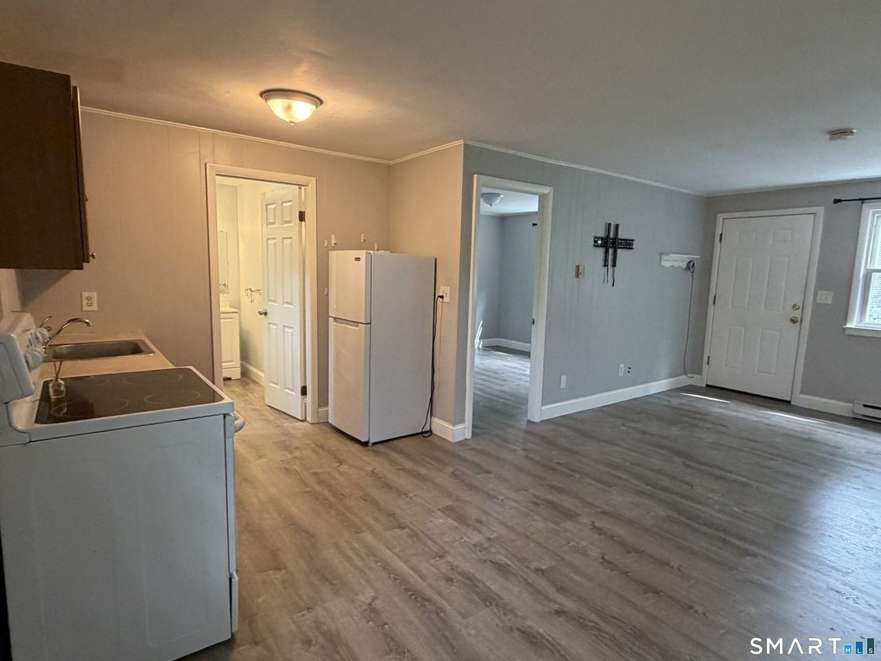 54 Monroe St - Photo 5 of 9