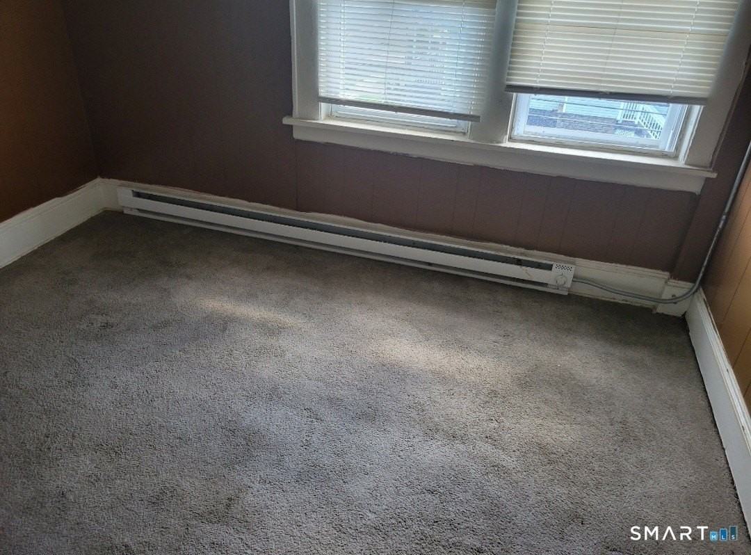 784 Honeyspot Rd #3 - Photo 2 of 5