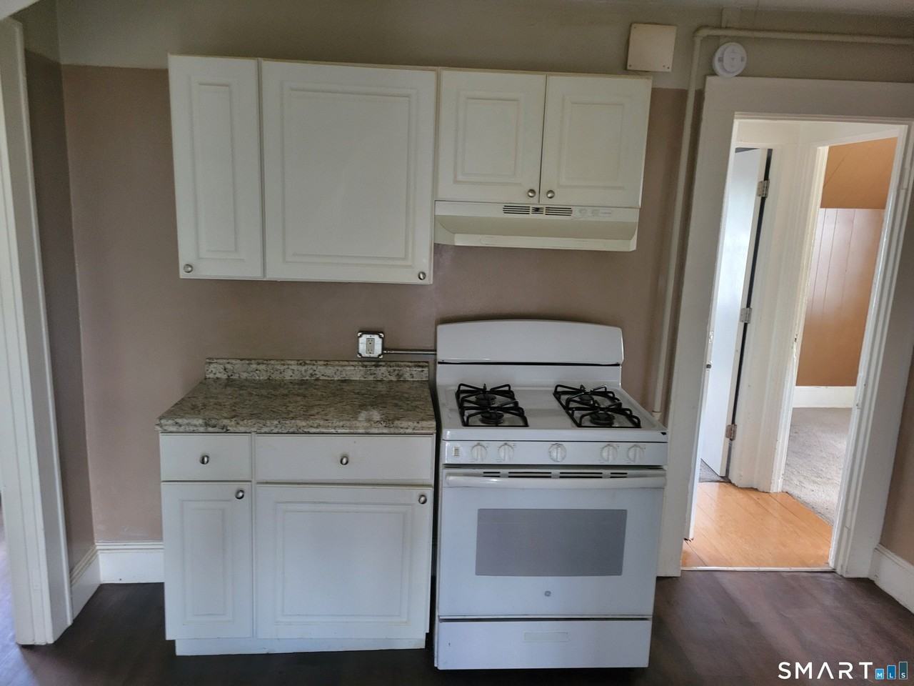 784 Honeyspot Rd #3 - Photo 3 of 5
