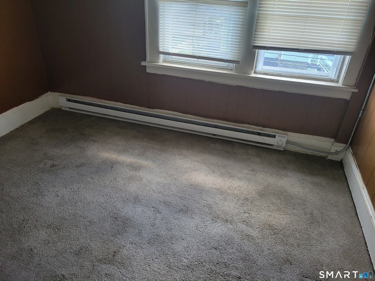 784 Honeyspot Rd #3 - Photo 4 of 5