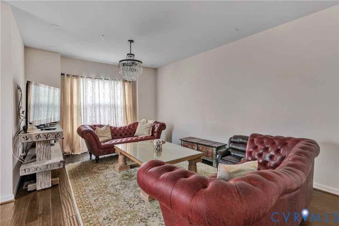 3900 Liesfeld Pl - Photo 6 of 30