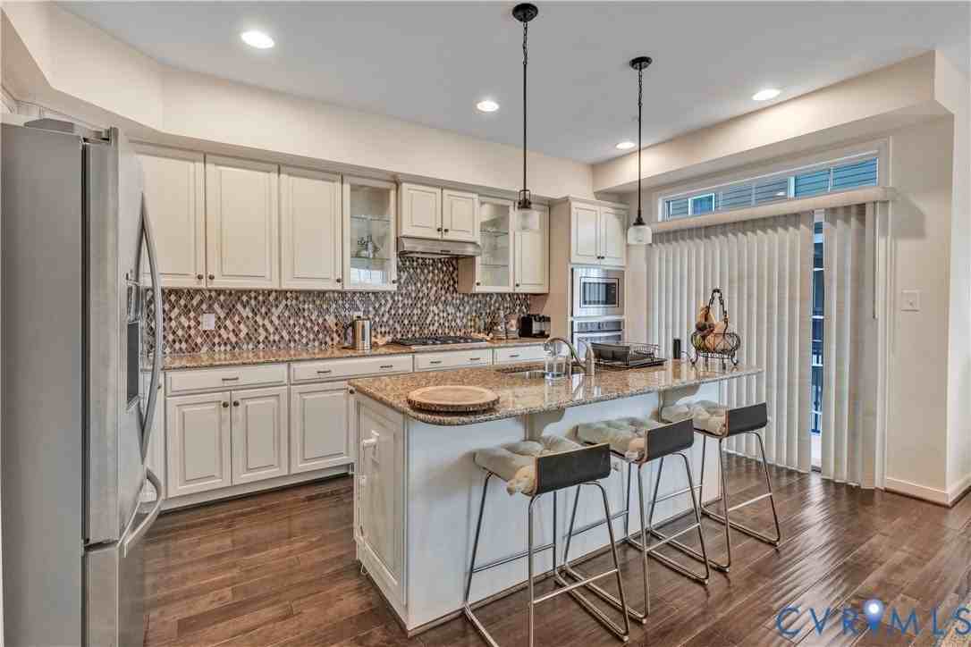 3900 Liesfeld Pl - Photo 7 of 30