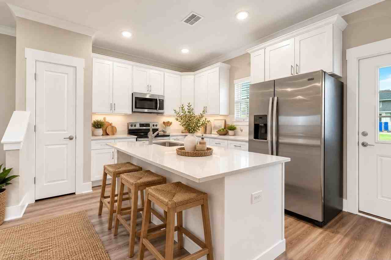 328 Date Palm Ln
