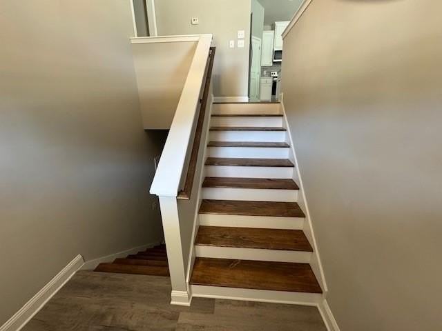 1812 Jessica Way - Photo 4 of 28