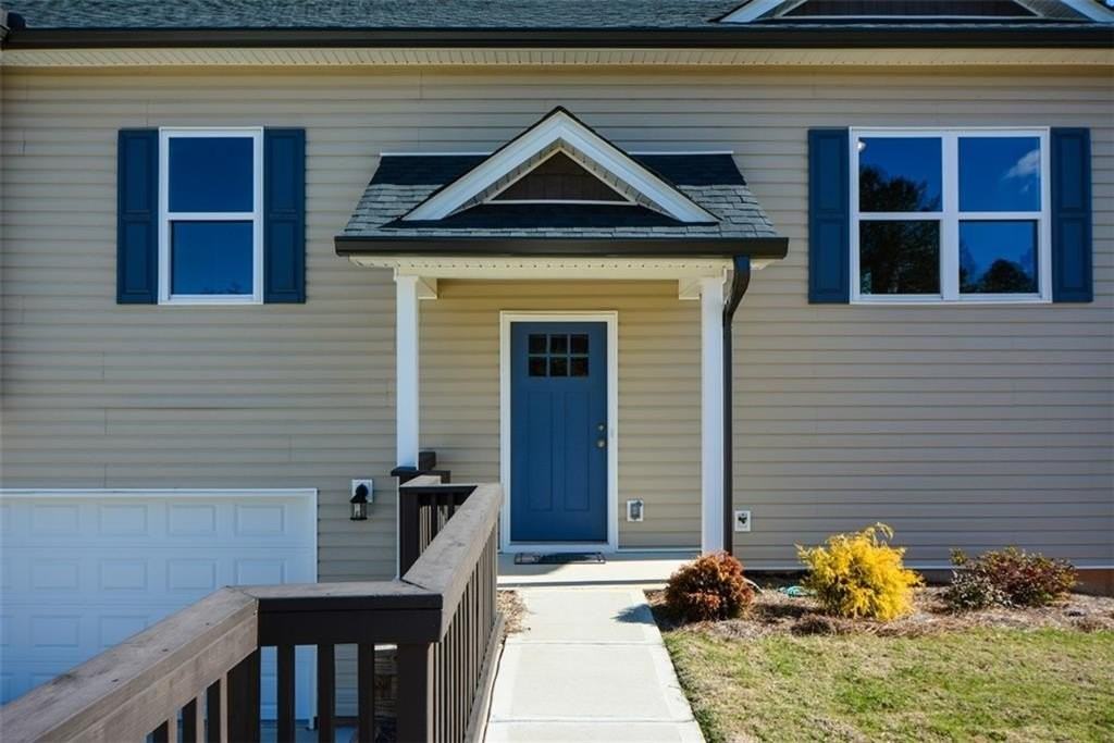 1816 Jessica Way - Photo 3 of 35